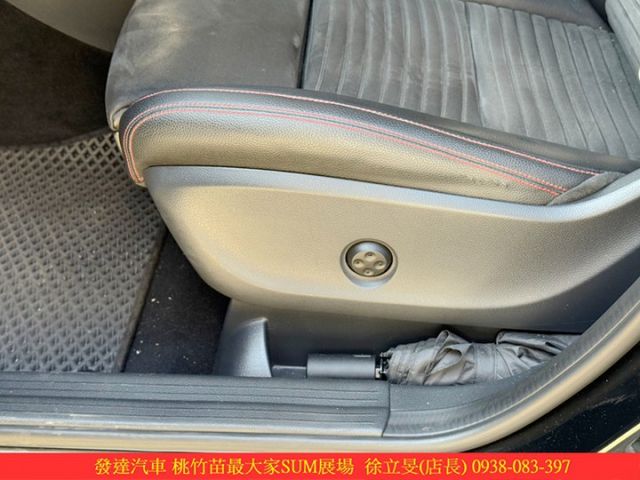 BENZ B200 2017年 1.6 黑 7876 順  第8張相片
