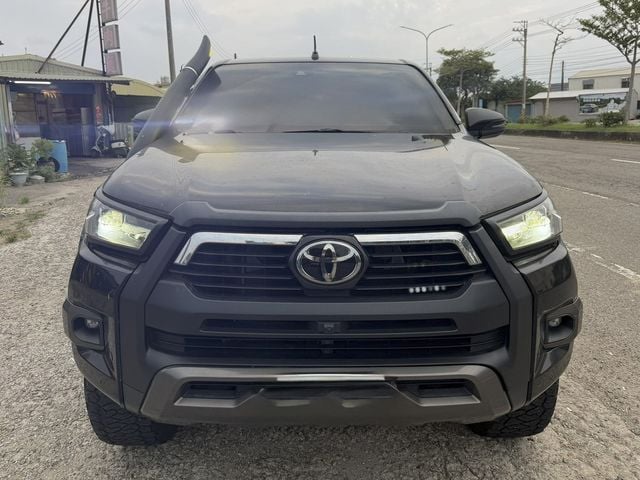TOYOTA豐田 HILUX  第2張相片