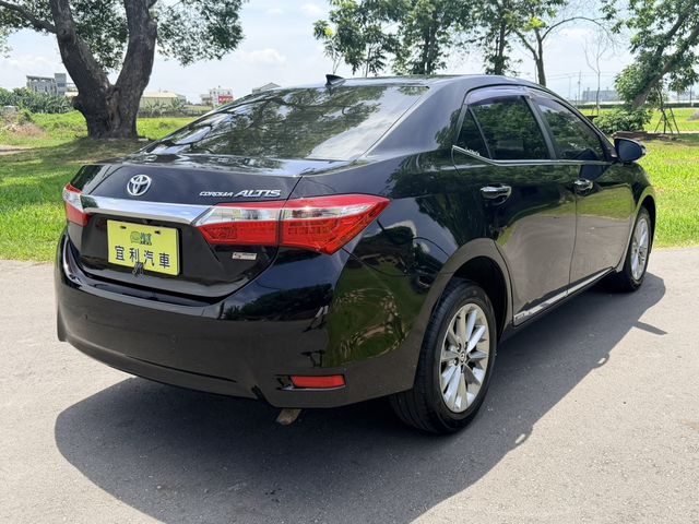 TOYOTA豐田 ALTIS  第2張相片