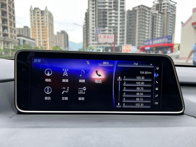 Lexus  RX  第13張相片