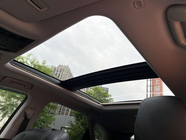 Lexus  RX  第16張相片