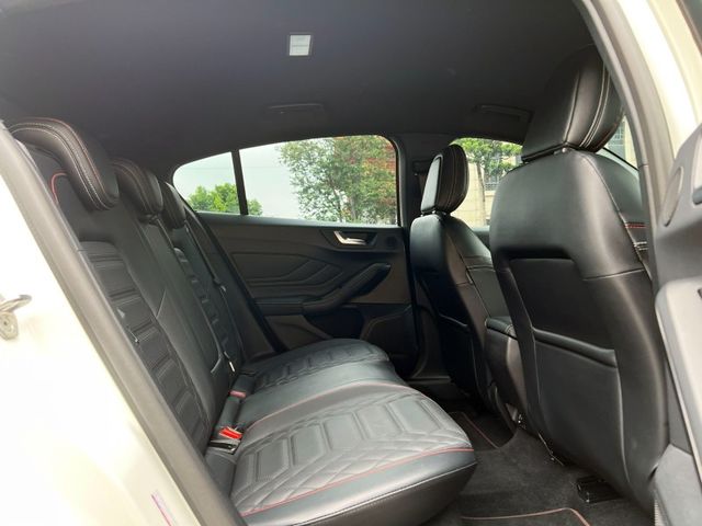 Ford/福特  Focus  第9張相片