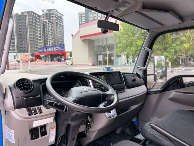 Mitsubishi  Canter  第10張相片