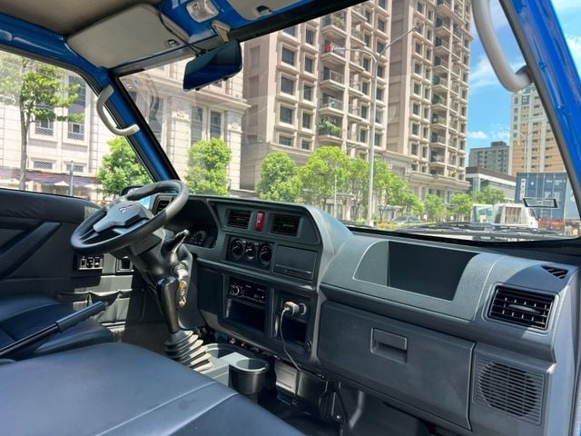 Mitsubishi  Delica  第8張相片