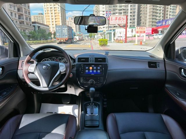 Nissan  Tiida  第4張相片