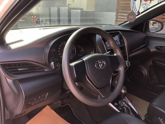 一手車 鈑件原 里程保證 豪華版 ABS 尋跡防滑 15吋鋁圈 七安 小車大空間 CP值高 妥善率好 省油 認證車有保固  第9張相片