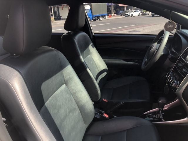 一手車 鈑件原 里程保證 豪華版 ABS 尋跡防滑 15吋鋁圈 七安 小車大空間 CP值高 妥善率好 省油 認證車有保固  第16張相片