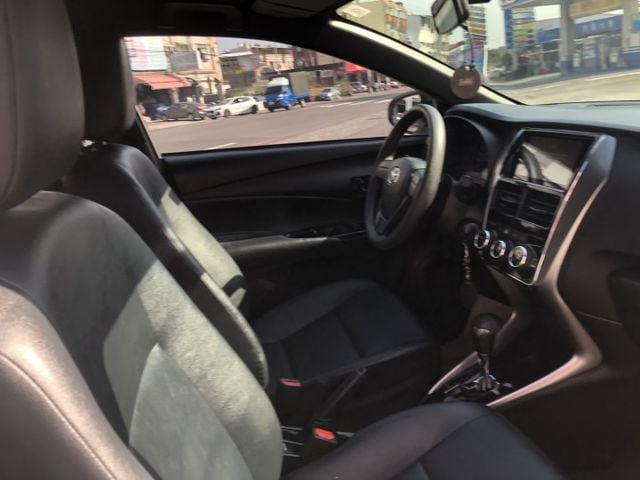 一手車 鈑件原 里程保證 豪華版 ABS 尋跡防滑 15吋鋁圈 七安 小車大空間 CP值高 妥善率好 省油 認證車有保固  第17張相片