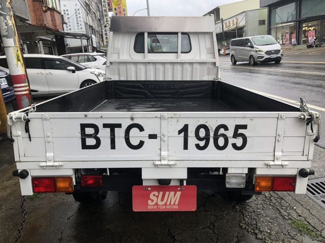一手車 里程保證 車況非常優 九成以上的新車感覺 車主加裝前後行車記錄器 後車斗防撞護板 車頭後擋板護板  第4張相片