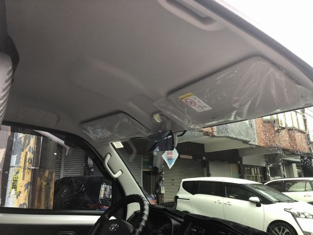 一手車 里程保證 車況非常優 九成以上的新車感覺 車主加裝前後行車記錄器 後車斗防撞護板 車頭後擋板護板  第8張相片