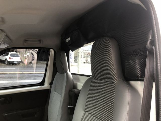 一手車 里程保證 車況非常優 九成以上的新車感覺 車主加裝前後行車記錄器 後車斗防撞護板 車頭後擋板護板  第11張相片