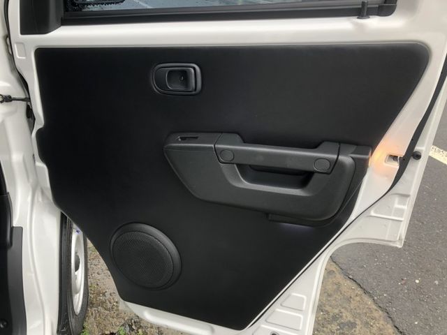 一手車 里程保證 車況非常優 九成以上的新車感覺 車主加裝前後行車記錄器 後車斗防撞護板 車頭後擋板護板  第19張相片