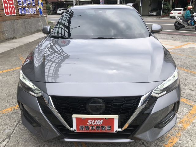 中階版 一手車 里程保證  有加裝全車環景 電子後視鏡 I-KEY遙控啟動 Apple CarPlay 認證車 有保固  第2張相片