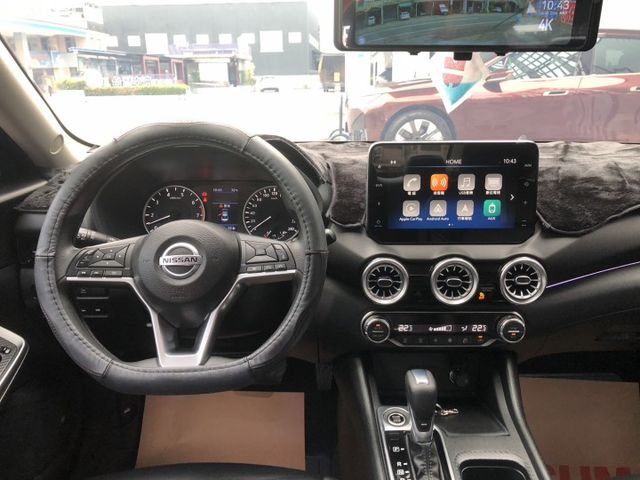 中階版 一手車 里程保證  有加裝全車環景 電子後視鏡 I-KEY遙控啟動 Apple CarPlay 認證車 有保固  第7張相片