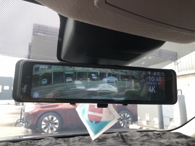 中階版 一手車 里程保證  有加裝全車環景 電子後視鏡 I-KEY遙控啟動 Apple CarPlay 認證車 有保固  第11張相片