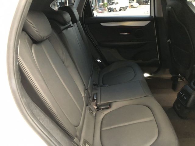 一手車里 程保證 完全無事故 車庫車 車況非常優 超低里程只跑四萬多都在原廠保養 車剛入庫還未美容整理實車呈現  第11張相片
