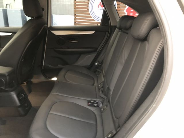 一手車里 程保證 完全無事故 車庫車 車況非常優 超低里程只跑四萬多都在原廠保養 車剛入庫還未美容整理實車呈現  第16張相片