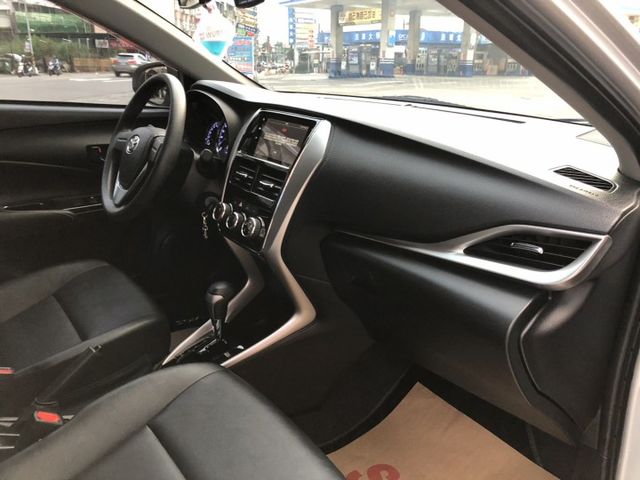 一手女用車 里程保證 無事故 鈑件原 里程超低只跑22,000 每年行駛不到3000公里 認證車 有保固 可貸款  第9張相片