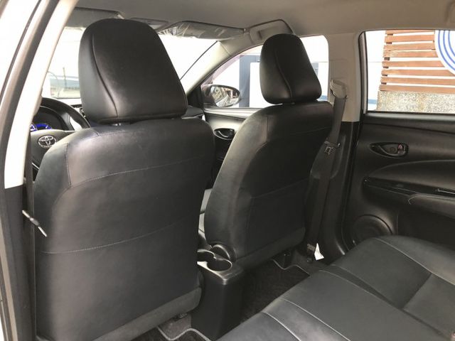 一手女用車 里程保證 無事故 鈑件原 里程超低只跑22,000 每年行駛不到3000公里 認證車 有保固 可貸款  第11張相片