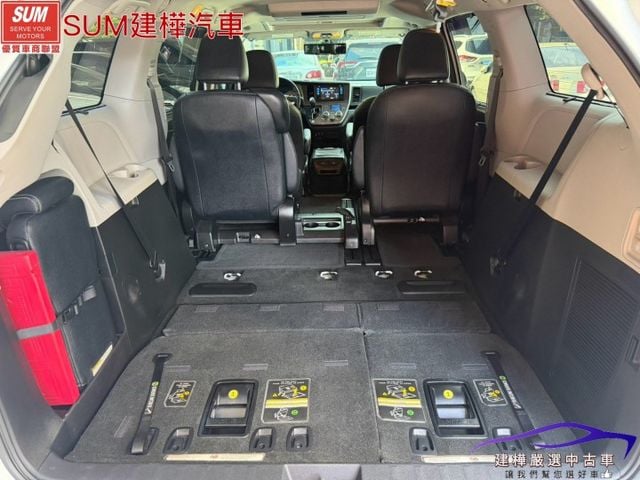2016 SIENNA SE 一手車 雙電滑門 電動椅 8人座大空間 倒車顯影  第10張相片