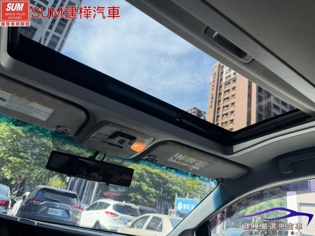 2016 SIENNA SE 一手車 雙電滑門 電動椅 8人座大空間 倒車顯影  第13張相片