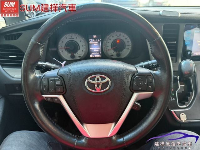 2016 SIENNA SE 一手車 雙電滑門 電動椅 8人座大空間 倒車顯影  第15張相片