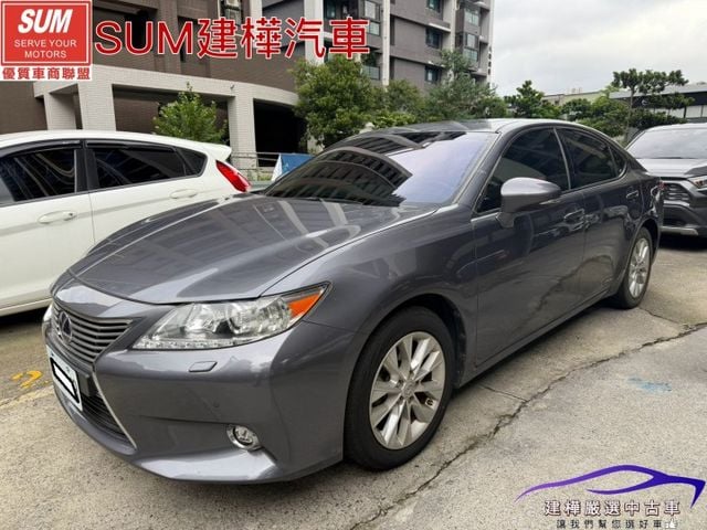 2014年2015型 E300h I-KEY 摸門 定速 車用螢幕 天窗 行車紀錄器 大電瓶原廠已換過  第1張相片