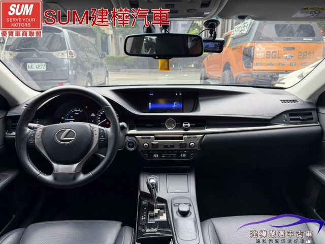 2014年2015型 E300h I-KEY 摸門 定速 車用螢幕 天窗 行車紀錄器 大電瓶原廠已換過  第11張相片