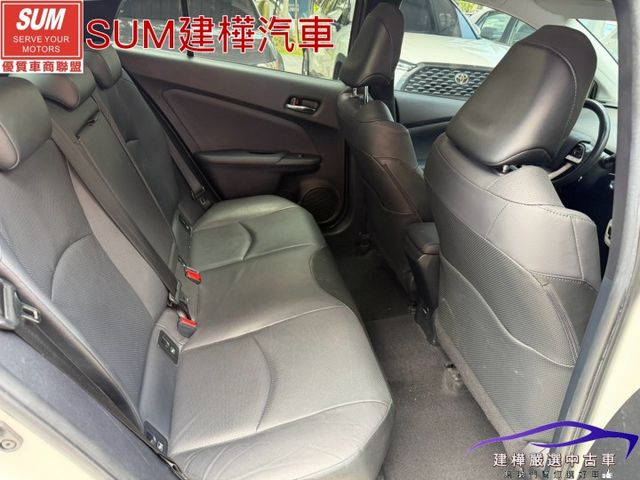 2017 PRIUS 只跑十萬 全車原鈑件 I-KEY 安卓機 導航 全車環景 抬頭顯示 胎壓偵測 加熱座椅  第10張相片