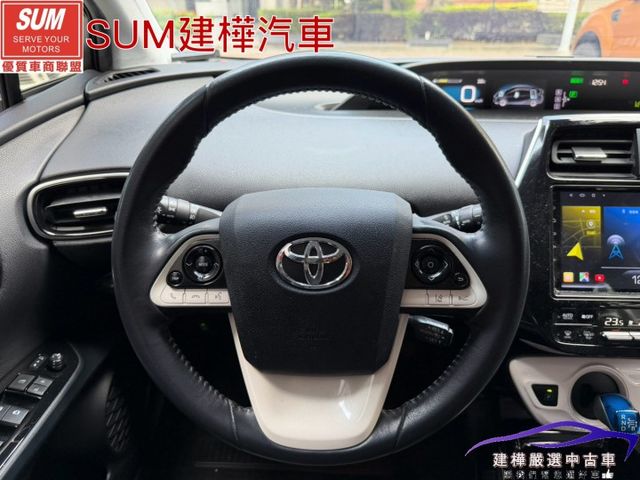 2017 PRIUS 只跑十萬 全車原鈑件 I-KEY 安卓機 導航 全車環景 抬頭顯示 胎壓偵測 加熱座椅  第13張相片