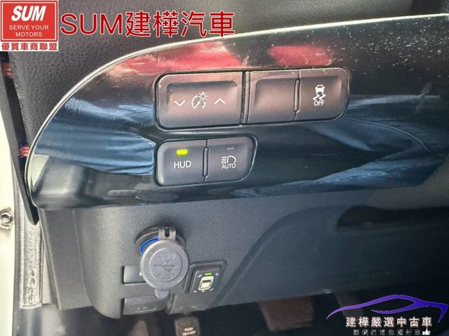 2017 PRIUS 只跑十萬 全車原鈑件 I-KEY 安卓機 導航 全車環景 抬頭顯示 胎壓偵測 加熱座椅  第20張相片