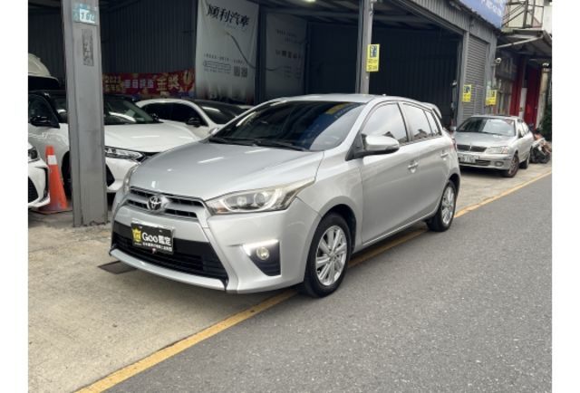 順利汽車～2015 yaris 豪華  第2張相片