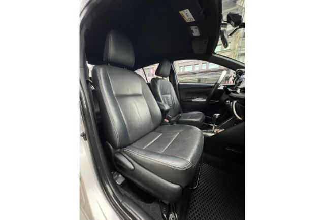 順利汽車～2015 yaris 豪華  第6張相片