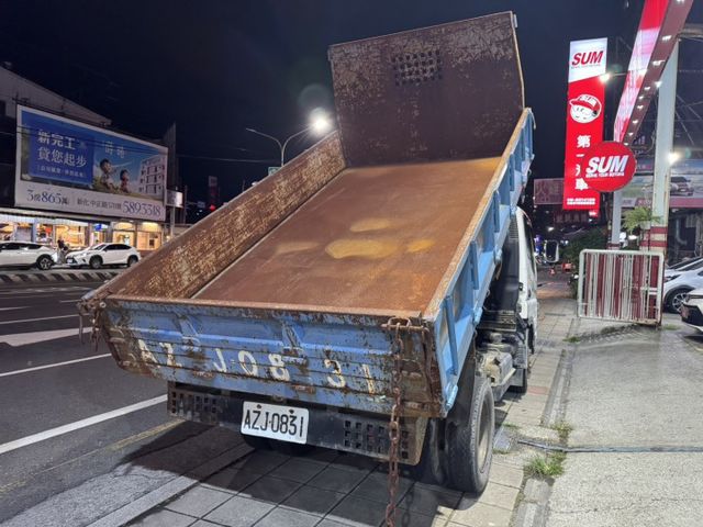 【新入庫整備中 歡迎您來電預約賞車】傾斗 車況健康 整理漂漂需要時間 有興趣請來電預約!!  第2張相片