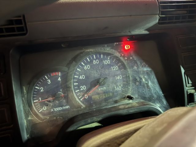 【新入庫整備中 歡迎您來電預約賞車】傾斗 車況健康 整理漂漂需要時間 有興趣請來電預約!!  第6張相片