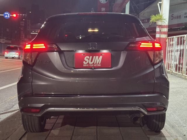 【新入庫整備中! 歡迎來電預約賞車】▶經典小家庭愛用車款◀ 鈦灰色 僅跑6萬3 一手車 原鈑件  第3張相片