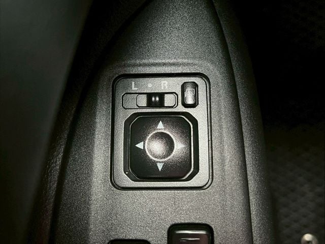 前後行車記錄器 無線車充 APPLE CAR PLAY 後座前後滑移/傾角調整 最便宜的休旅車 空間大 安全性高  第20張相片
