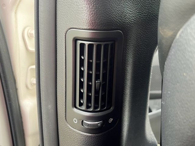 一手車 2.2L 柴油 馬力提升至200hp 新增ISG引擎智慧啟閉系統 提升19%油耗表現 VSM整合式車身動態系統  第9張相片