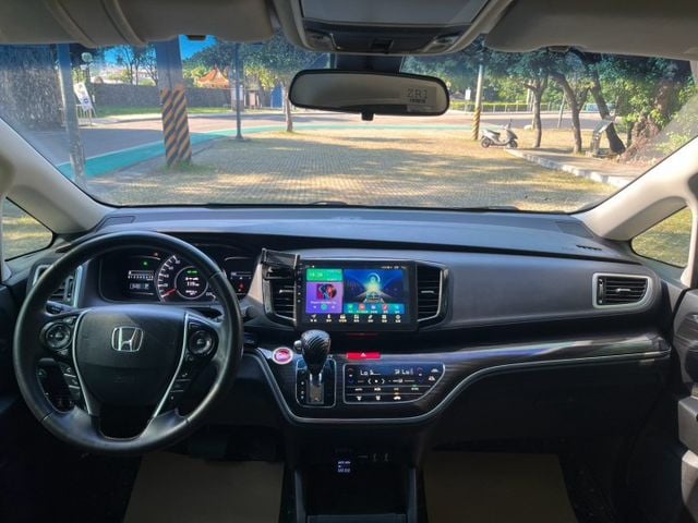 APEX 7人座 LED頭燈 天窗 前方雷達 環景系統 ACC跟車系統 自動停車系統 車道偏離警示系統 AEB緊急煞車  第3張相片