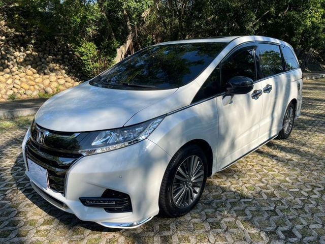 APEX 7人座 LED頭燈 天窗 前方雷達 環景系統 ACC跟車系統 自動停車系統 車道偏離警示系統 AEB緊急煞車  第7張相片