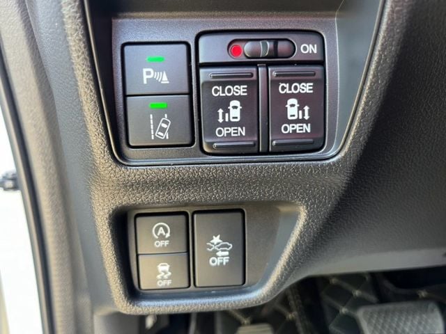 APEX 7人座 LED頭燈 天窗 前方雷達 環景系統 ACC跟車系統 自動停車系統 車道偏離警示系統 AEB緊急煞車  第19張相片