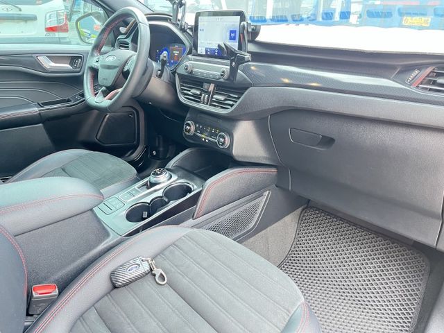 一手車~ST LINE~全車原鈑件皆在原廠保養~僅跑6萬5千公里~全景天窗~ACC跟車摸門電尾門車道維持~可全額貸  第8張相片
