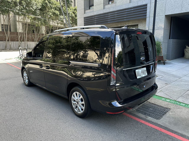 FORD福特 TOURNEO CONNECT  第2張相片