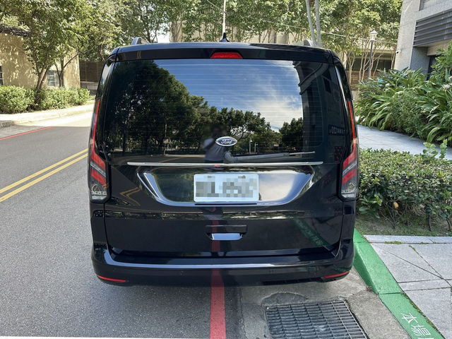 FORD福特 TOURNEO CONNECT  第4張相片