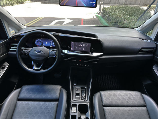 FORD福特 TOURNEO CONNECT  第5張相片