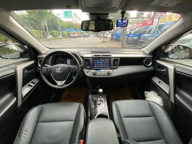 會長の店認證車/0利率專案+全車保固☆頂級小改款 2.0.一手車保證.九安+免鑰匙.電動椅+LED頭燈  第3張相片