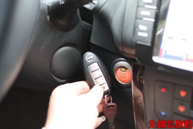 會長の店認證車★超級美旗艦1.8小改款～純一手車里程數保證只跑11萬/選配360度環景/定速＋方向盤音控/黑皮椅  第9張相片