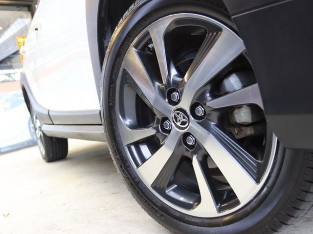 會長の店認證車☆YARIS Crossover/一手跑三萬多.九安全氣囊/巡跡防滑/感應頭燈/全車空力套件  第16張相片