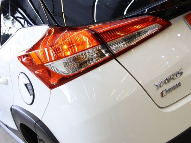 會長の店認證車☆YARIS Crossover/一手跑三萬多.九安全氣囊/巡跡防滑/感應頭燈/全車空力套件  第19張相片