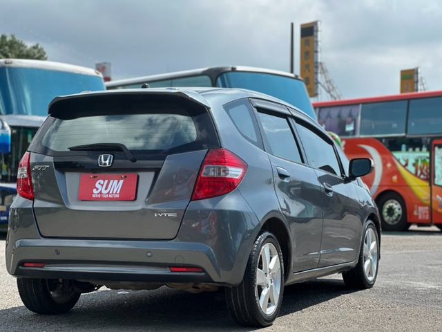 FIT VTi-S 定速/恆溫空調/換檔撥片/倒車顯影/電折後視鏡  第3張相片